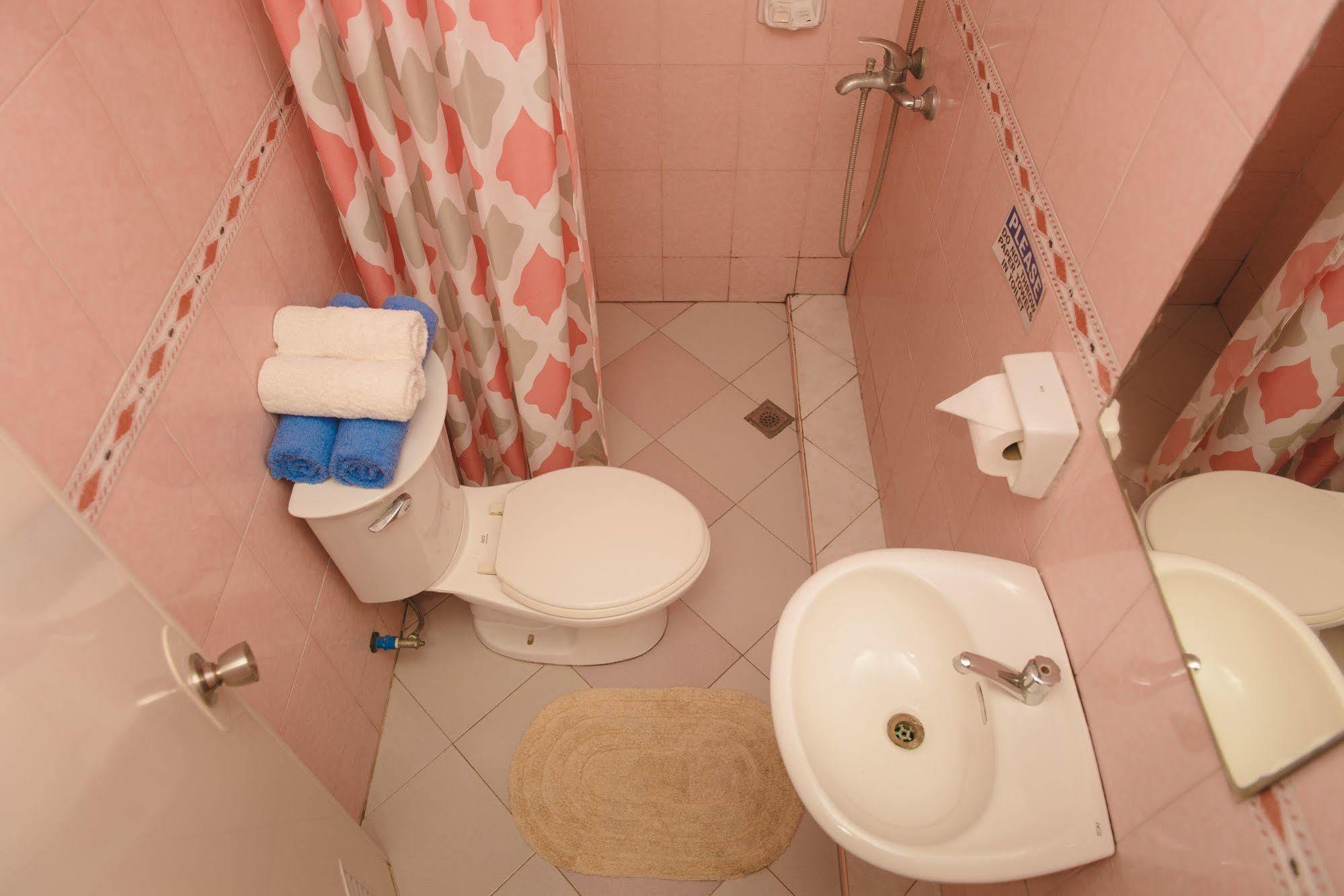 Maribago Seaview Pensione And Spa Lapu-Lapu City Eksteriør billede
