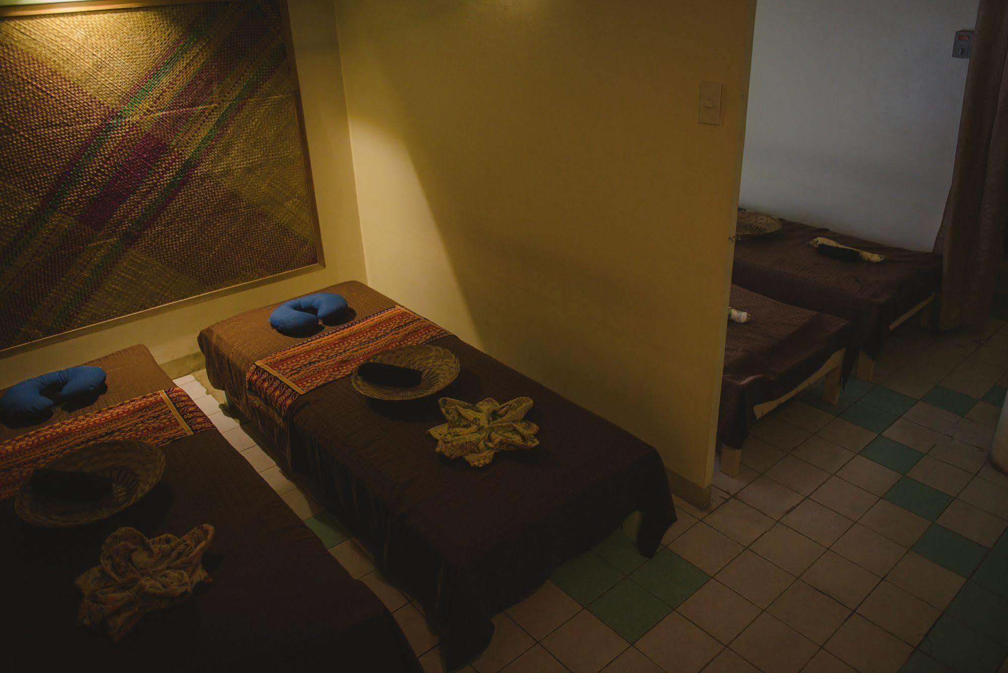Maribago Seaview Pensione And Spa Lapu-Lapu City Eksteriør billede